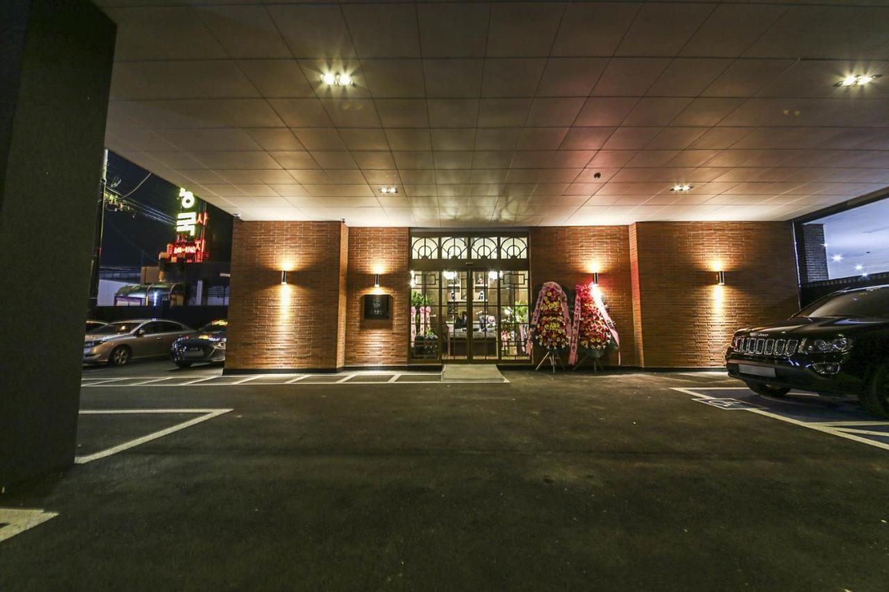 Lerocherrouge Hotel チュンチョン エクステリア 写真